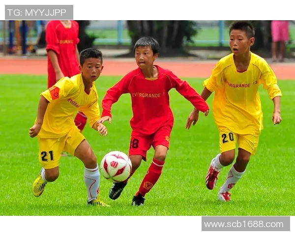 罗特利足球明星的崛起与成就探秘:从青训到职业生涯的辉煌历程 罗特利足球明星的崛起与成就探秘:从青训到职业生涯的辉煌历程